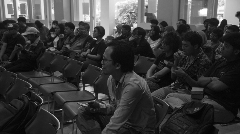 Suasana diskusi Tergusur Infrastruktur di Gedung Pasca Sarjana Unpar, Bandung, Kamis, 21 Desember 2023. (Foto: Virliya Putricantika/BandungBergerak.id)