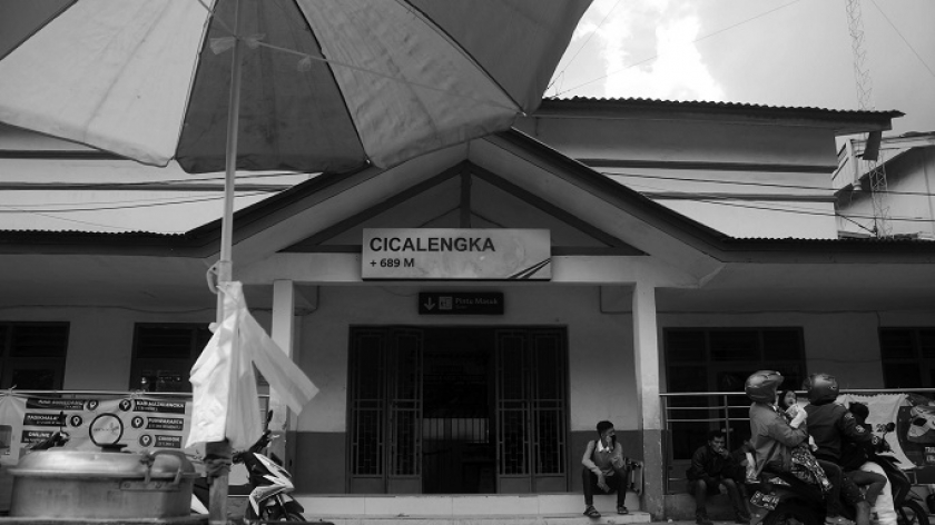 Fasad Cicalengka di Stasiun Cicalengka lama, Kabupaten Bandung, Minggu, 7 Januari 2024. (Foto: Prima Mulia/BandungBergerak.id)