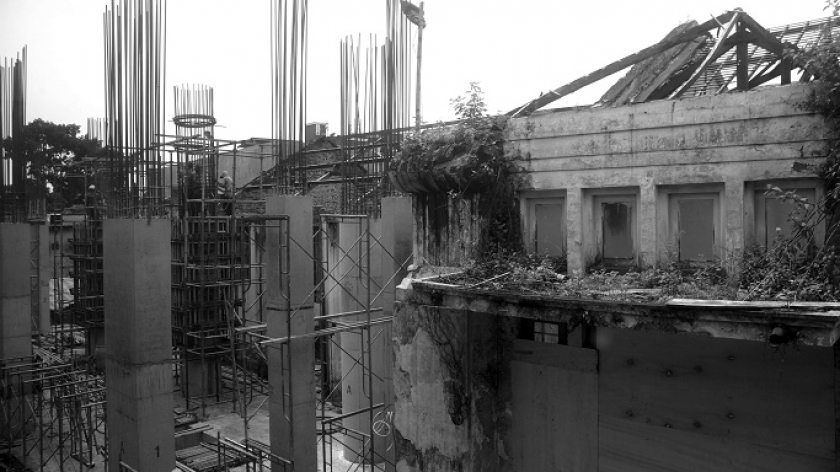 Proyek renovasi Gereja Katolik Bebas St Albanus, Jalan Banda, Bandung, 5 Maret 2024. (Foto: Prima Mulia/BandungBergerak.id)