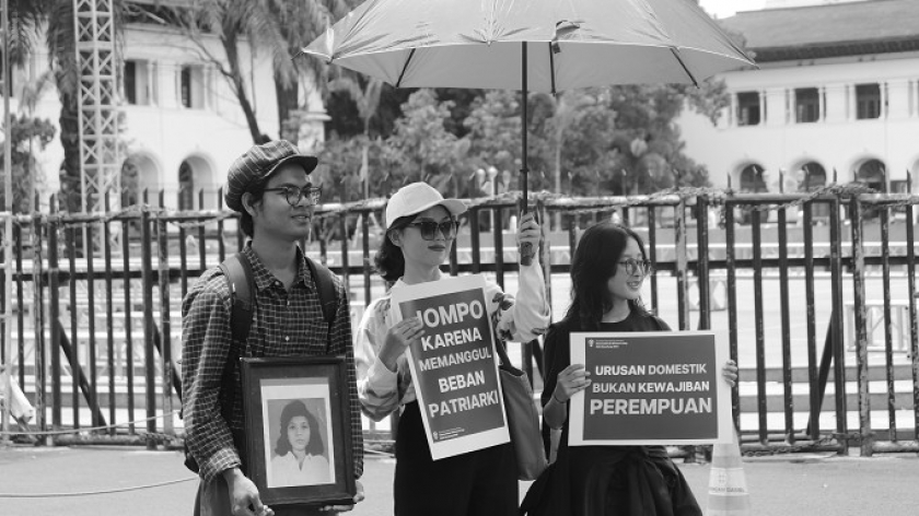 Peringatan Hari Perempuan Internasional (International Women`s Day (IWD)) di depan Gedung Sate, Jumat, 8 Maret 2024. (Foto: Raja Ilham Maulidani Gumelar/BandungBergerak.id)