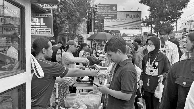 Mengintip Fenomena War Takjil, Keharmonisan Beragama Atau Konsumerisme ...