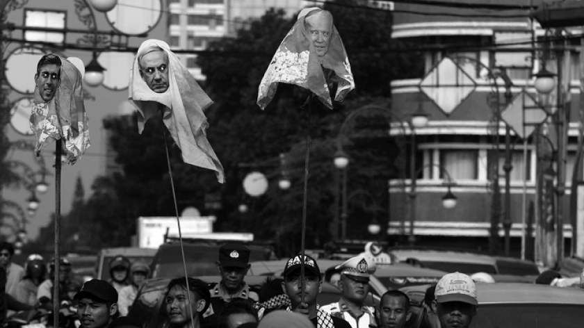Aksi peringatan Hari Al Quds Internasional di Jalan Asia Afrika, Bandung, Jumat, 5 April 2024. Jumat terakhir di bulan Ramadan menjadi momen Hari Al Quds Internasional untuk mendukung kemerdekaan Palestina. (Foto: Prima Mulia/BandungBergerak.id)