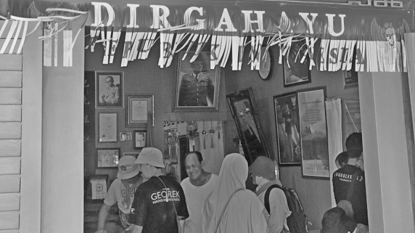 Rumah Sejarah Djiauw Kie Siong, Sabtu, 20 April 2024. Rumah ini saksi bisu peristiwa penculikan Rengasdengklok terhadap Bung Karno dan Bung Hatta oleh para pemuda, 15 Agustus 1945. (Foto: Muhammad Akmal Firmansyah/BandungBergerak.id)