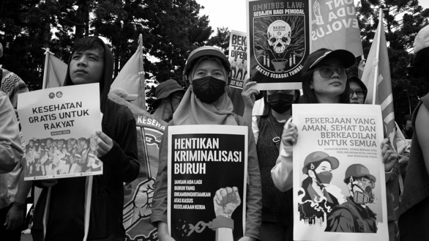 Aksi buruh pada peringatan May Day di Taman Cikapayang, Bandung, 1 Mei 2024. (Foto: Prima Mulia/BandungBergerak.id)